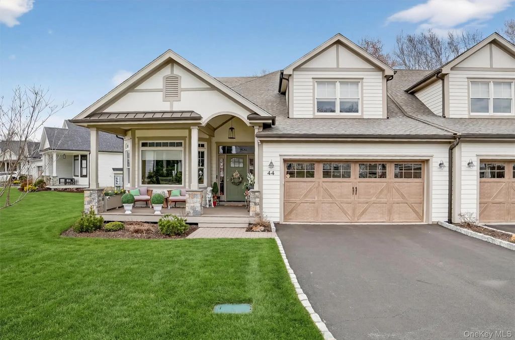 44 Spring Meadow Court # 44, Somers