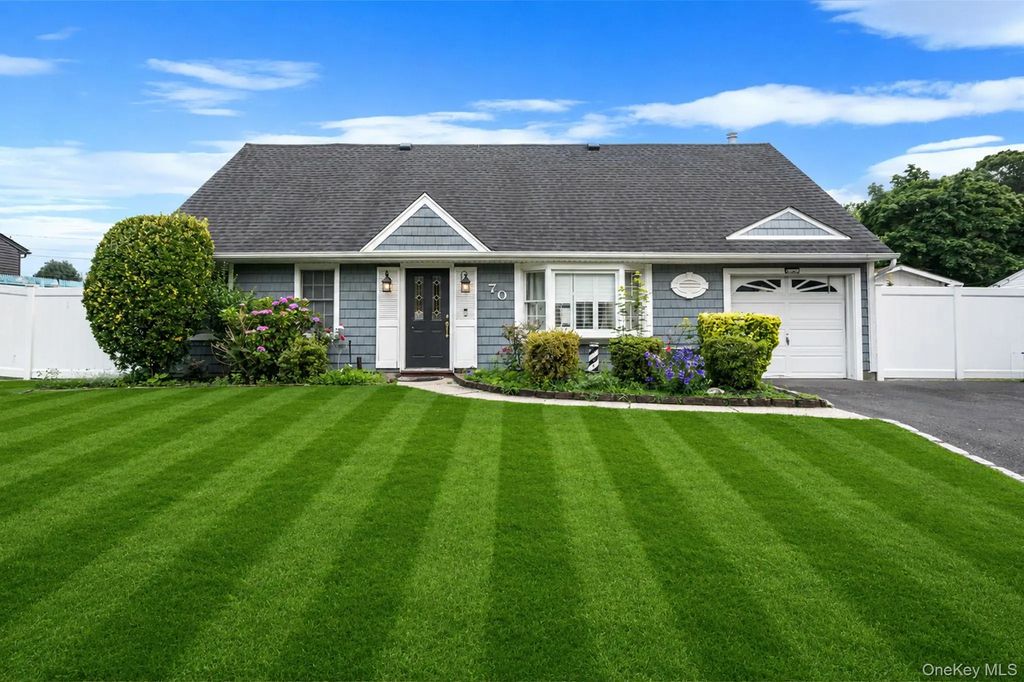 70 Clymer Street, Port Jefferson Station