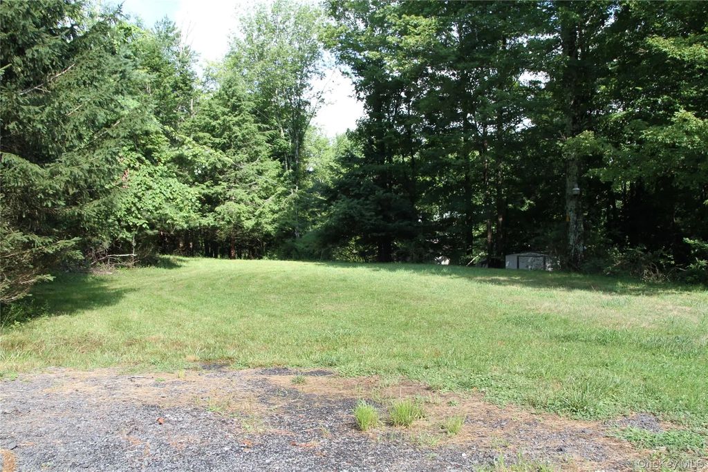 137 Old Turnpike Road, Woodridge