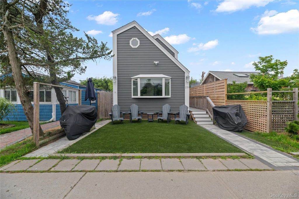 29 Bungalow Walk, Ocean Beach