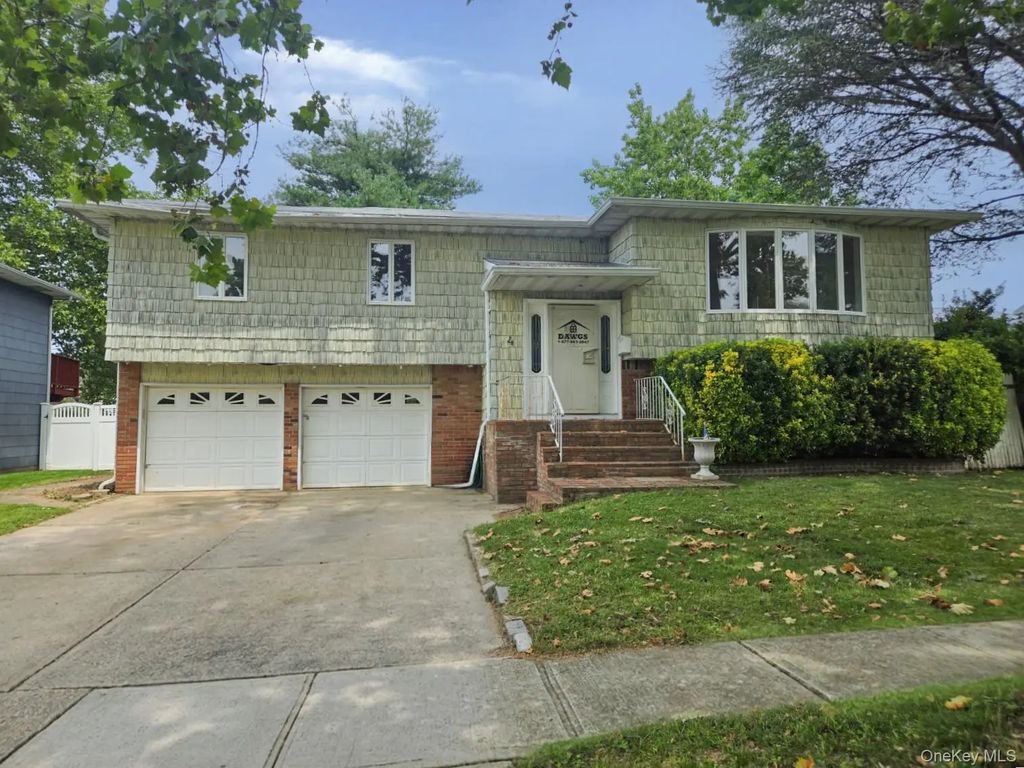 4 Broadfield Place, Glen Cove