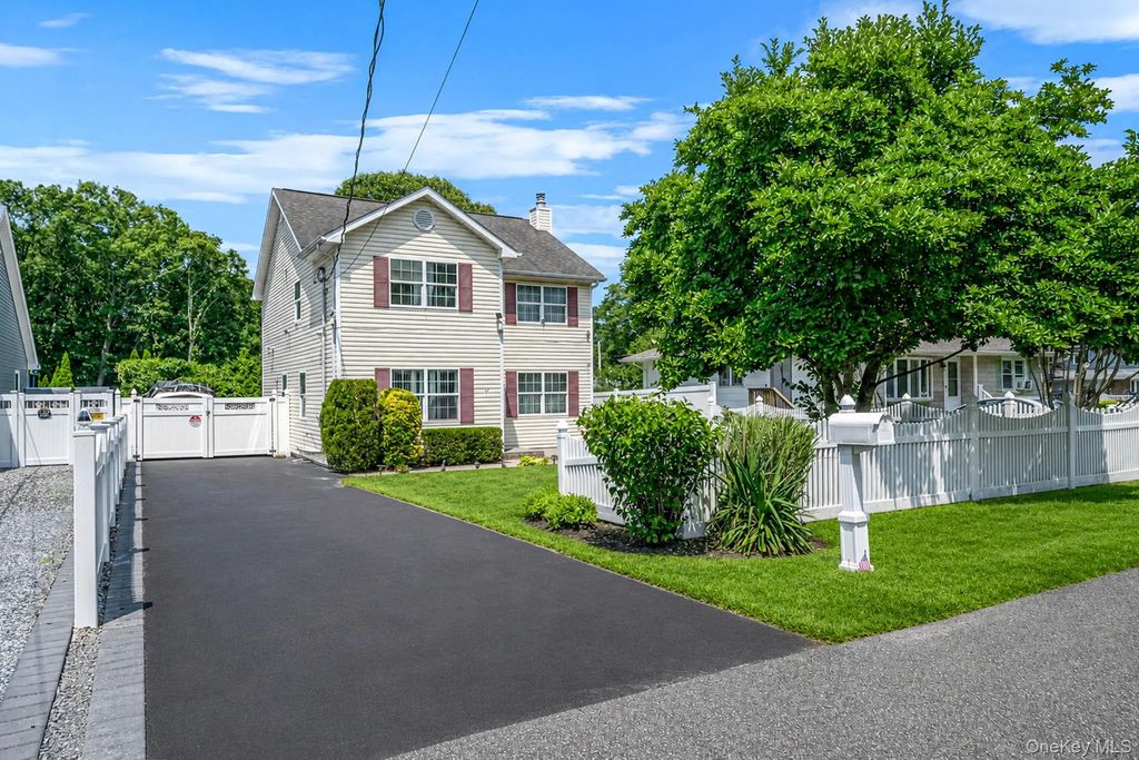 37 Champlin Street, Ronkonkoma