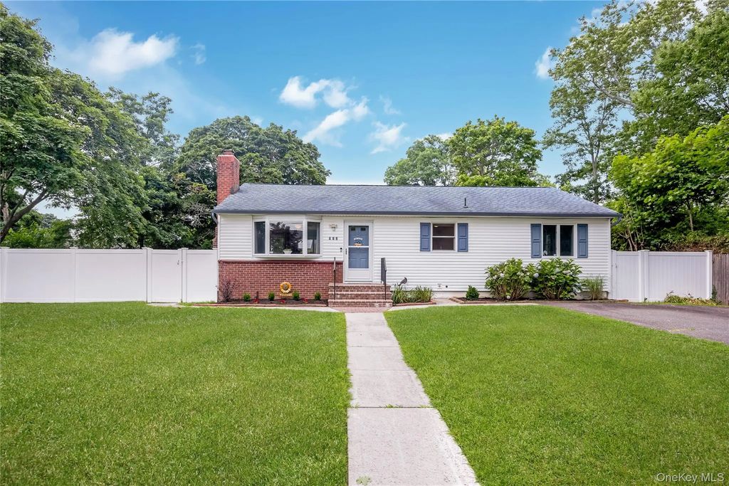 522 Amsterdam Avenue, East Patchogue