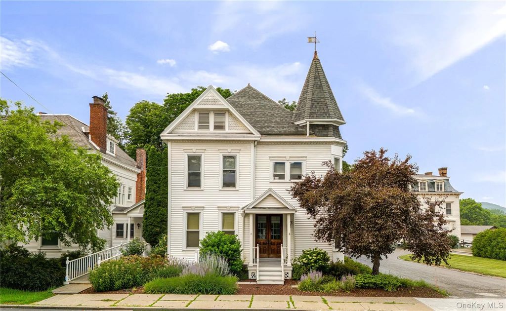 437 E Allen Street, Hudson