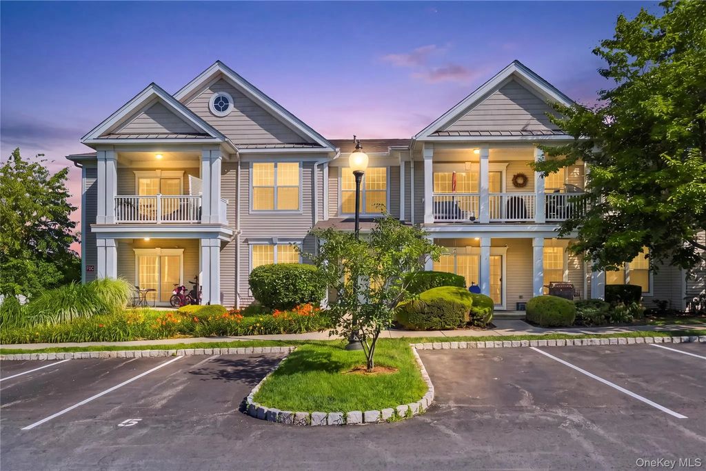 418 Saratoga Lane, Fishkill