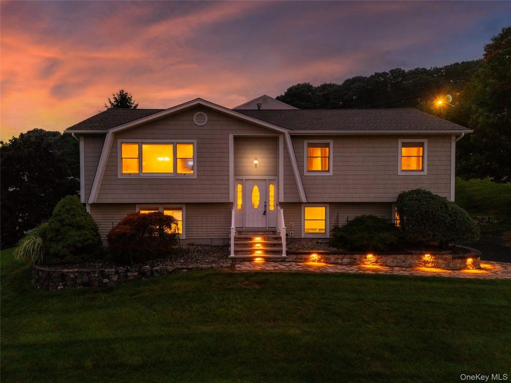 59 Walter Drive, Stony Point