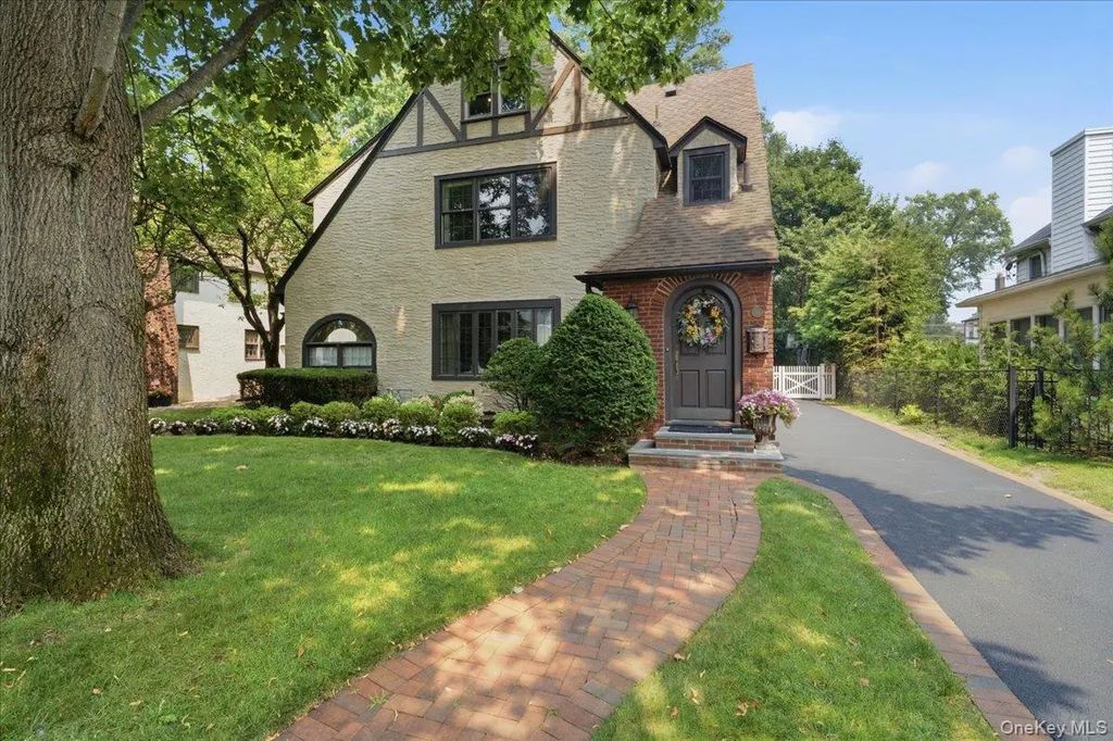89 Poplar Street, Garden City