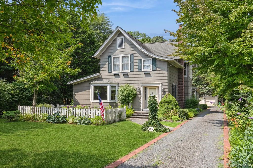 200 Greene Avenue, Sayville