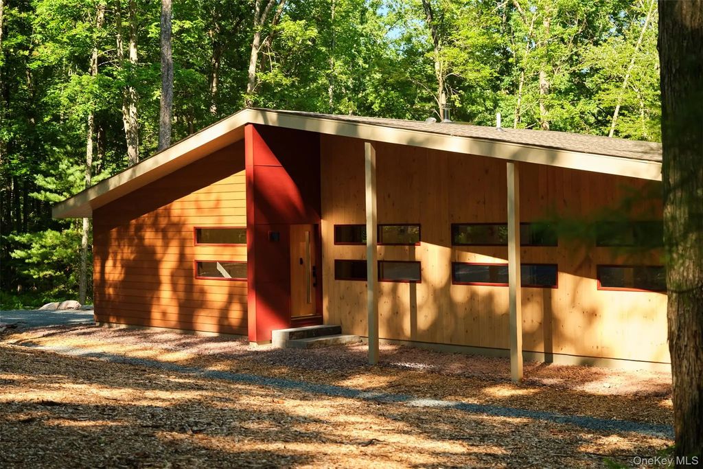 167 Timber Lake Drive, Eldred