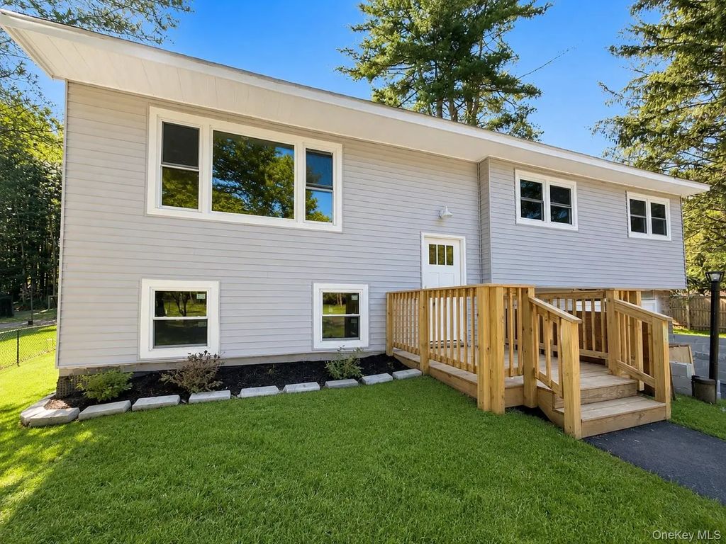 13 Moss Lane, Monticello