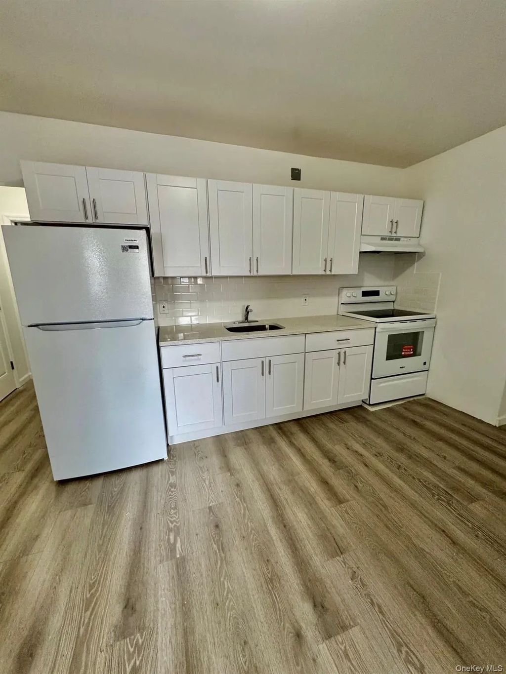 320 Jericho Turnpike # 2b, Floral Park