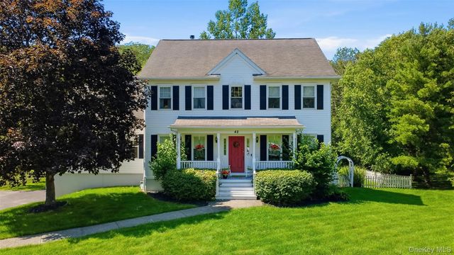48 Reynolds Road, Poughquag