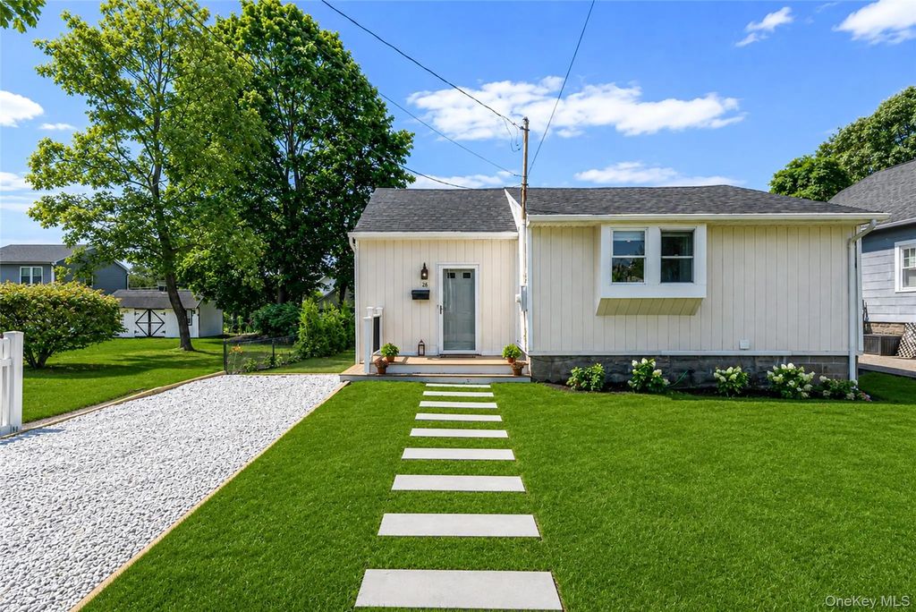 26 Sawyer Avenue, West Babylon