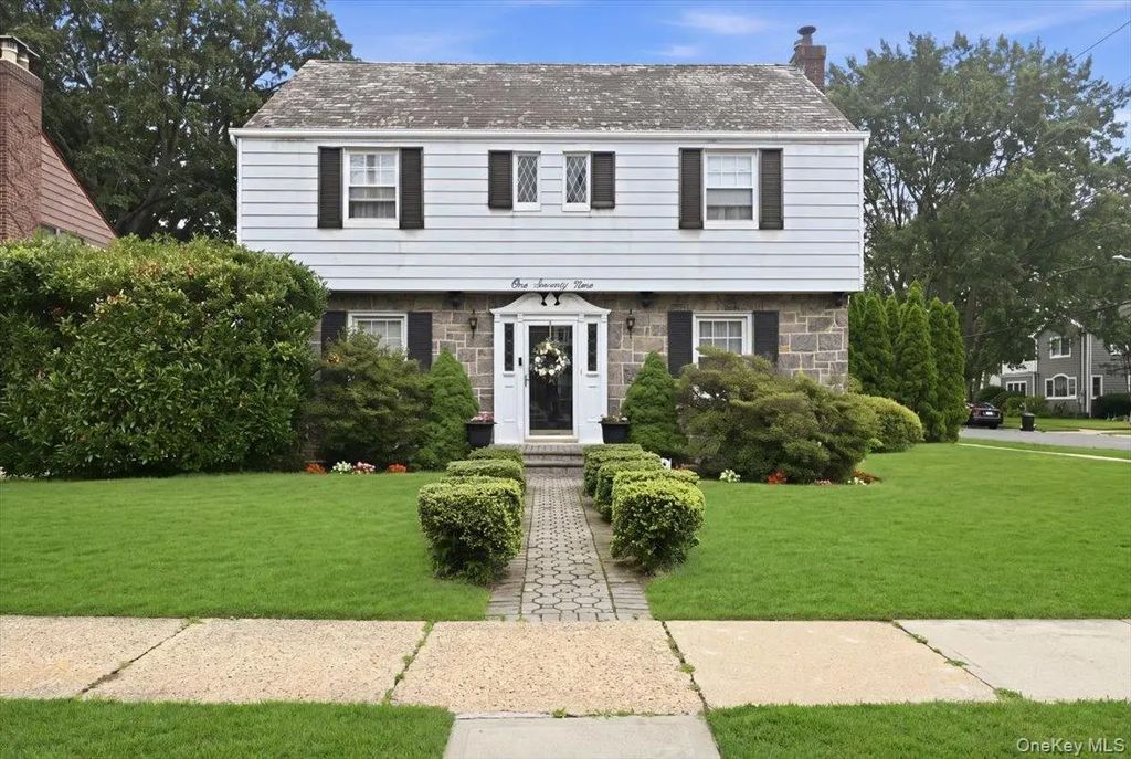 179 Locust Street, Floral Park