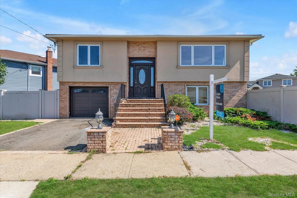 2715 Short Street, Bellmore