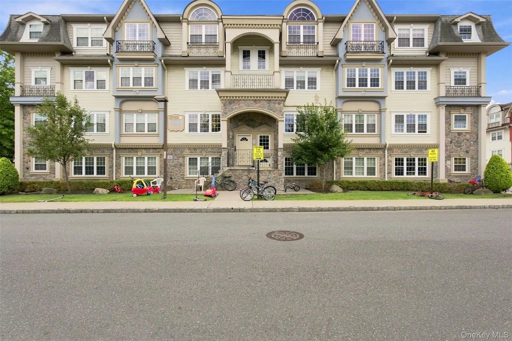 7 Elm Street # 112, Spring Valley