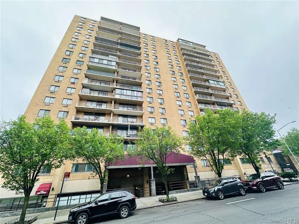 92-29 Queens Boulevard # 16h, Rego Park