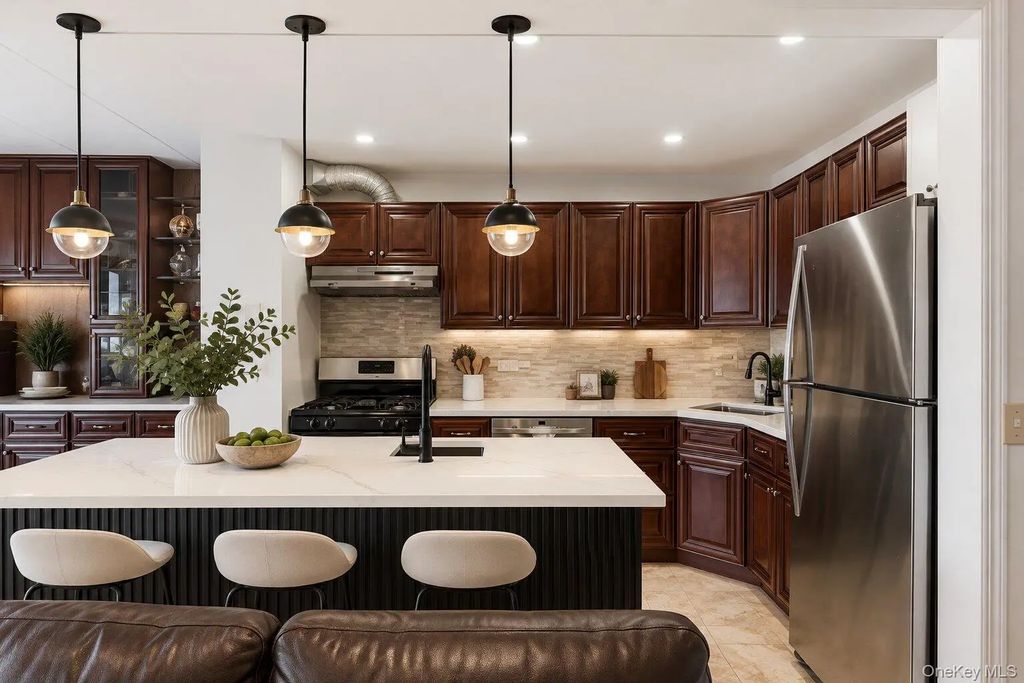 92-29 Queens Boulevard # 16h, Rego Park