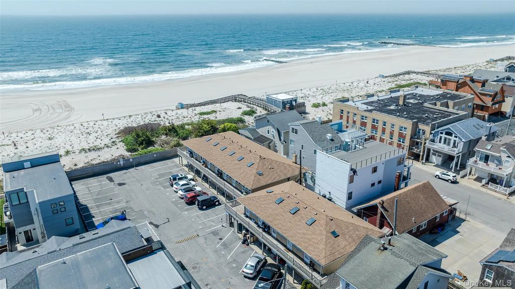 979 Oceanfront # 11, Long Beach