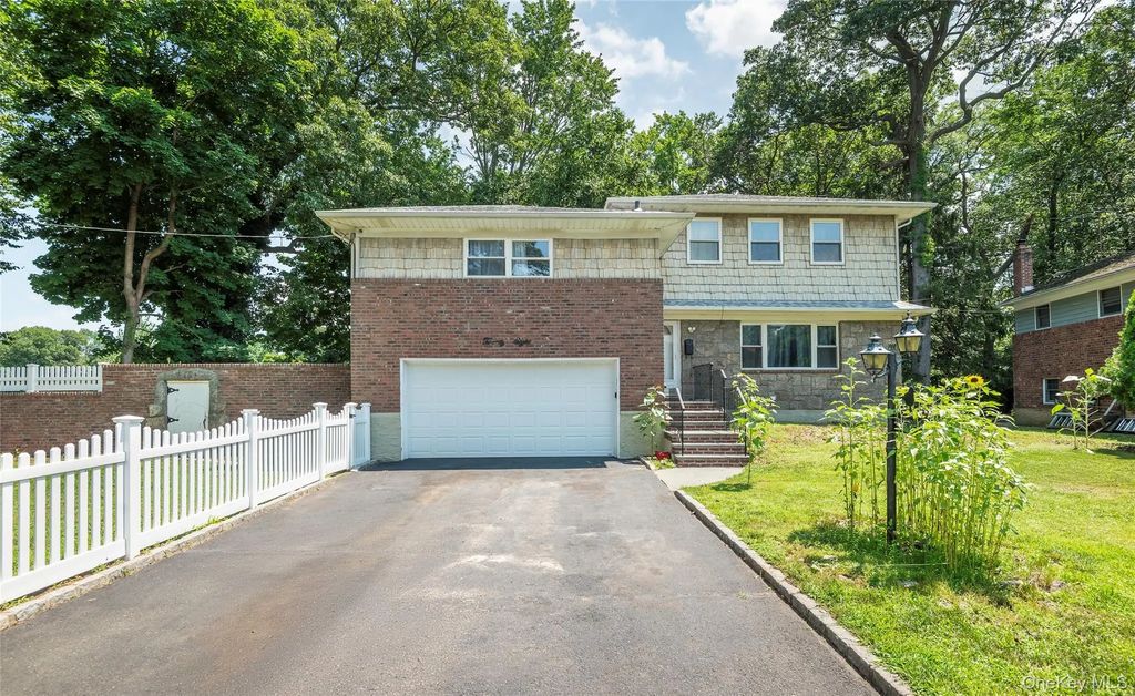 28 Brookdale Road, Glen Cove
