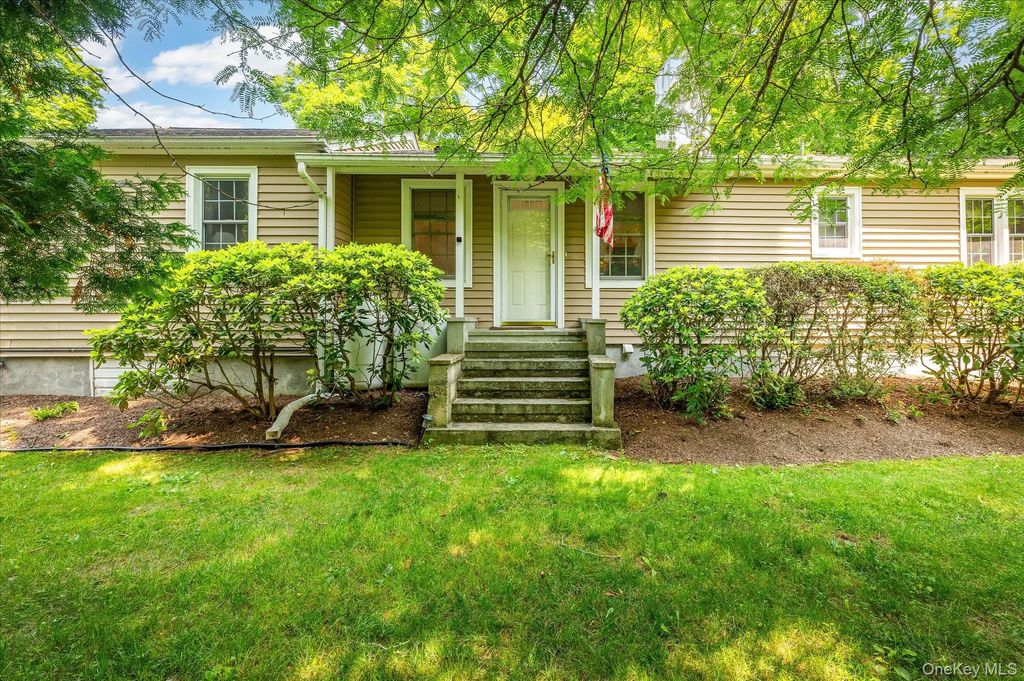 12 Lakeview Drive, Yorktown Heights
