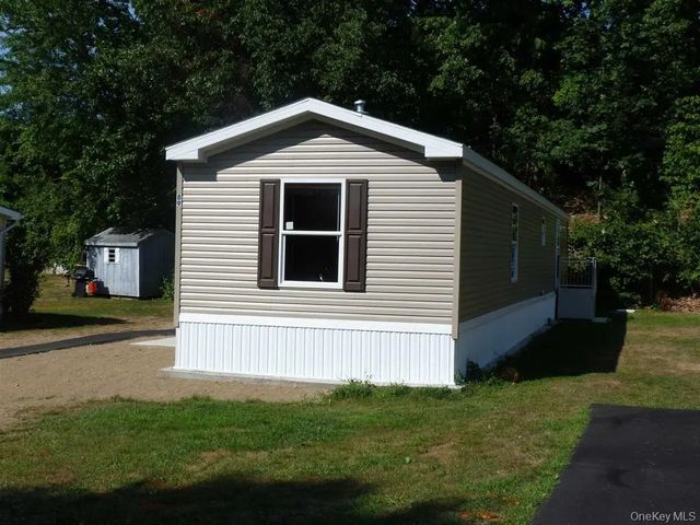 11 Square Hill Road # #27, New Windsor
