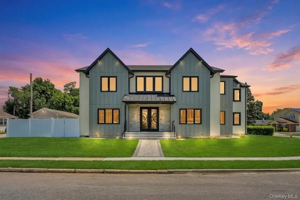 2497 Balsam Avenue, East Meadow
