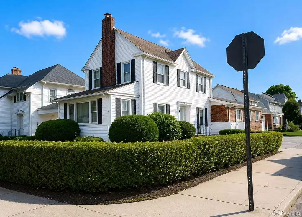 45-28 Parsons Boulevard, Flushing