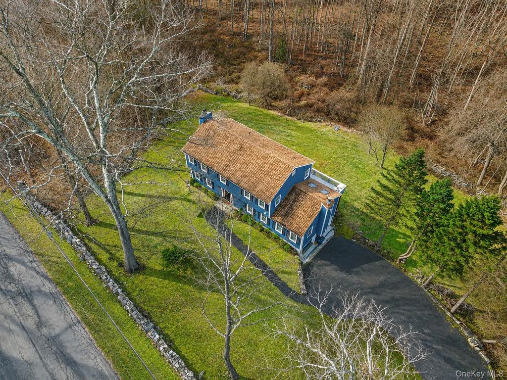 50 Elmwood Road, South Salem