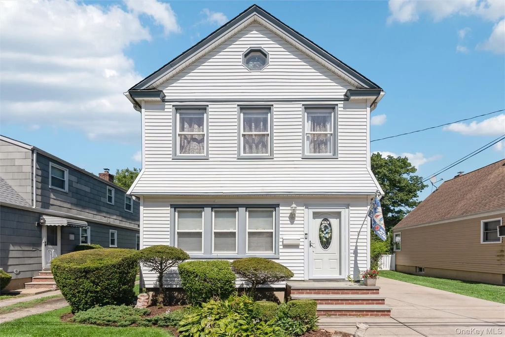 59 Sycamore Avenue, Floral Park