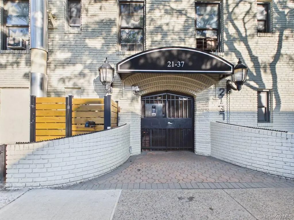 21-37 33rd Street # 3d, Astoria