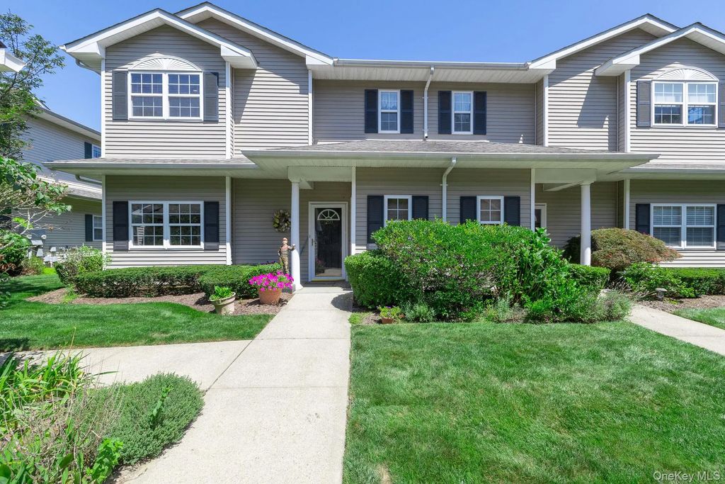 1204 Aerie Way # 1204, East Quogue