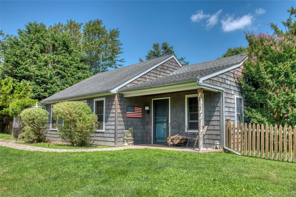 700 Plum Island Lane, Orient