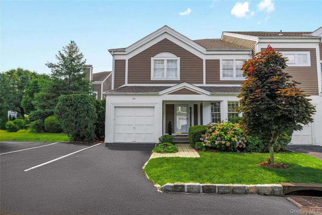 44 Alex Drive, White Plains