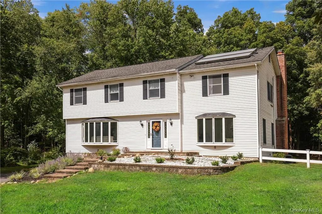 2 Hachaliah Brown Drive, Somers