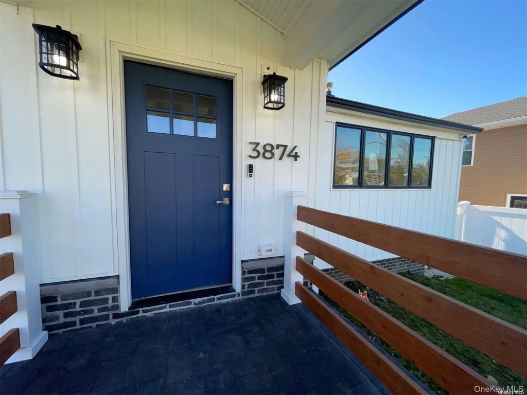 3874 Jerusalem Avenue # Main Fl, Seaford