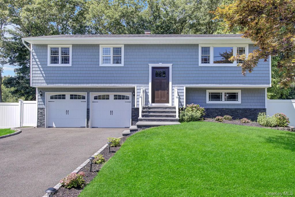 10 Shenandoah Boulevard, Port Jefferson Station