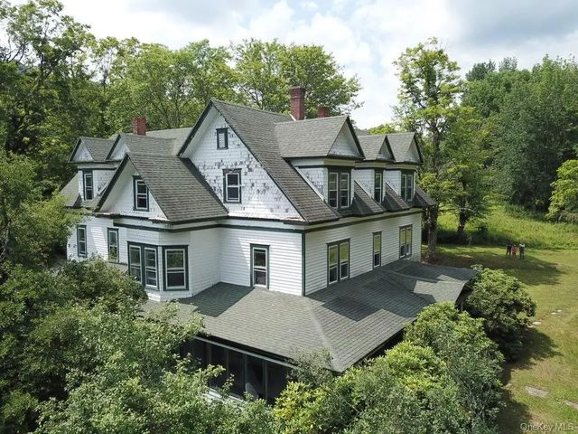 109 Mary Smith Hill Road, Livingston Manor