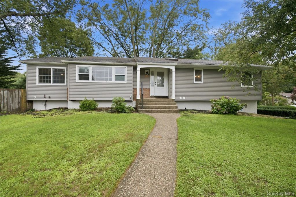 37 Storyland Lane, East Setauket