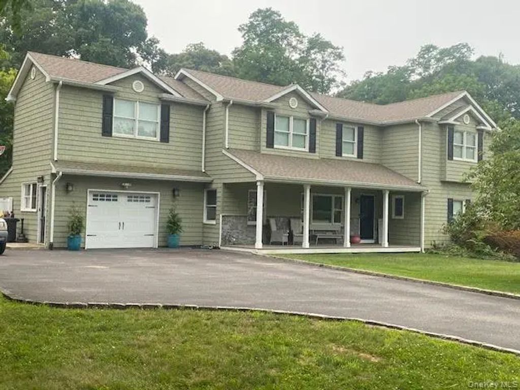 4 Harrison Avenue, East Setauket