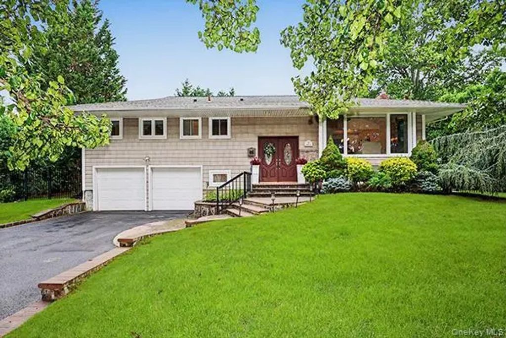 7 Beatrice Lane, Old Bethpage