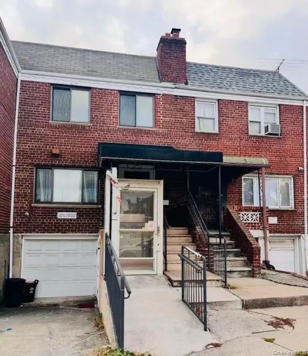 5834 Main Street, Flushing