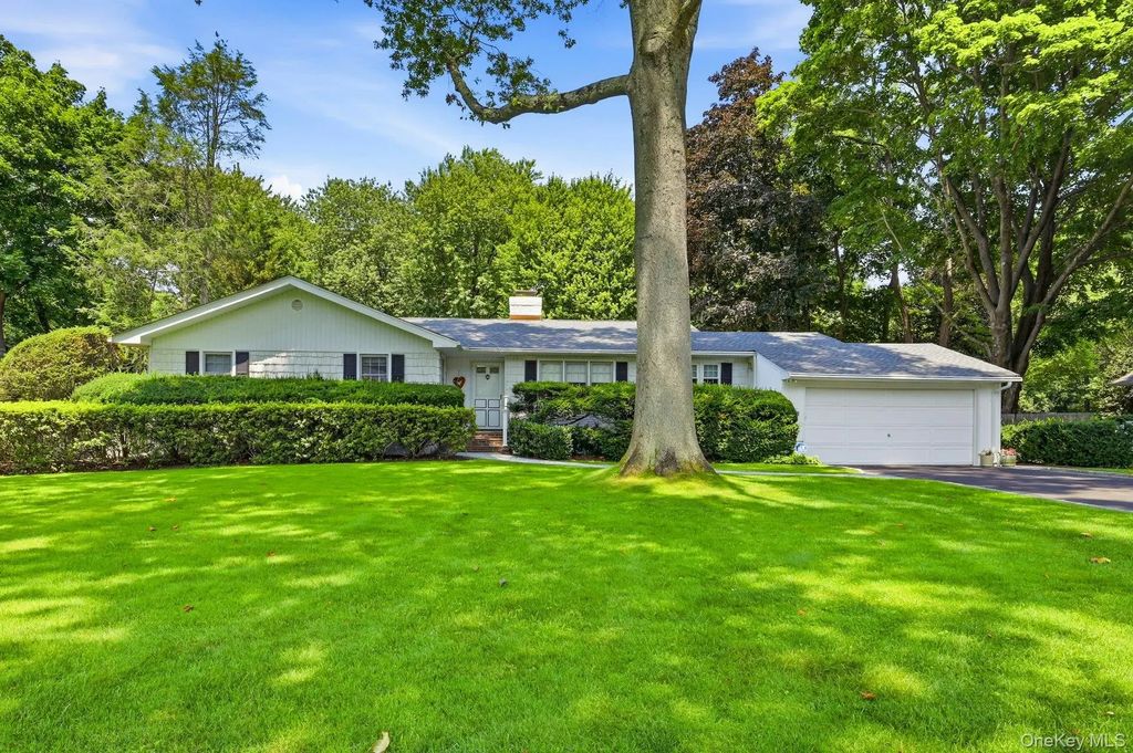 5 Libby Drive, Glen Cove