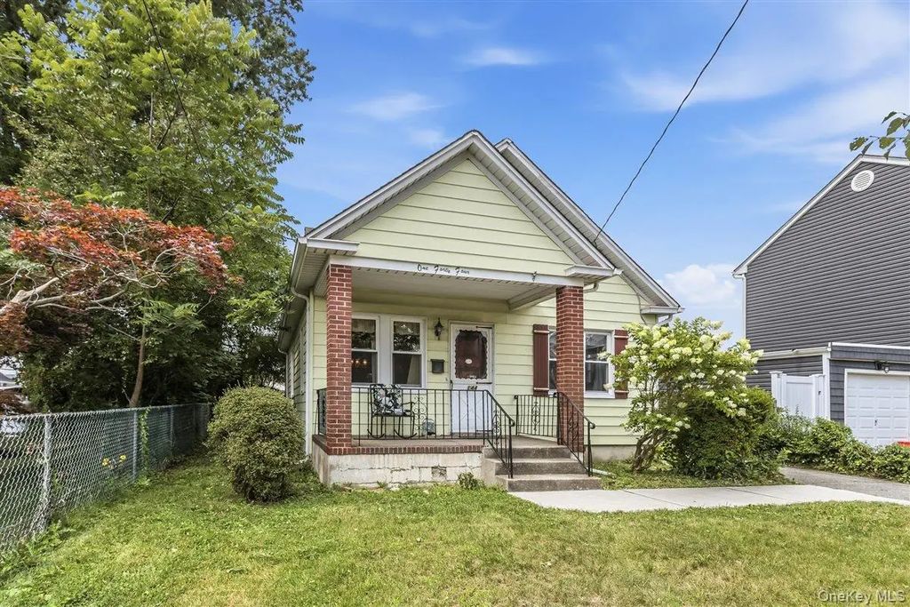 144 Sycamore Street, West Hempstead