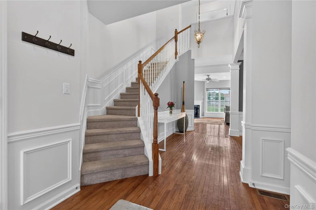 30 Banbury Way # 1204, Newburgh