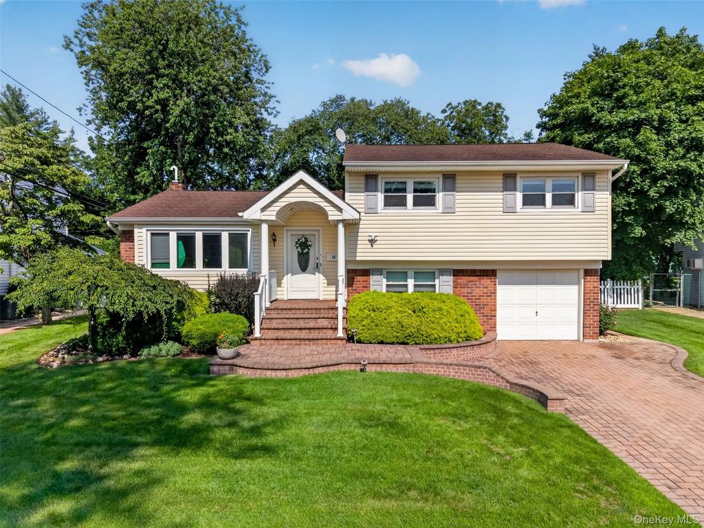 50 Sylvia Lane, Plainview