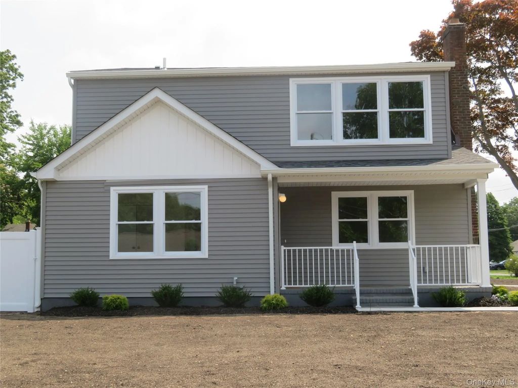271 Washington Avenue, Patchogue