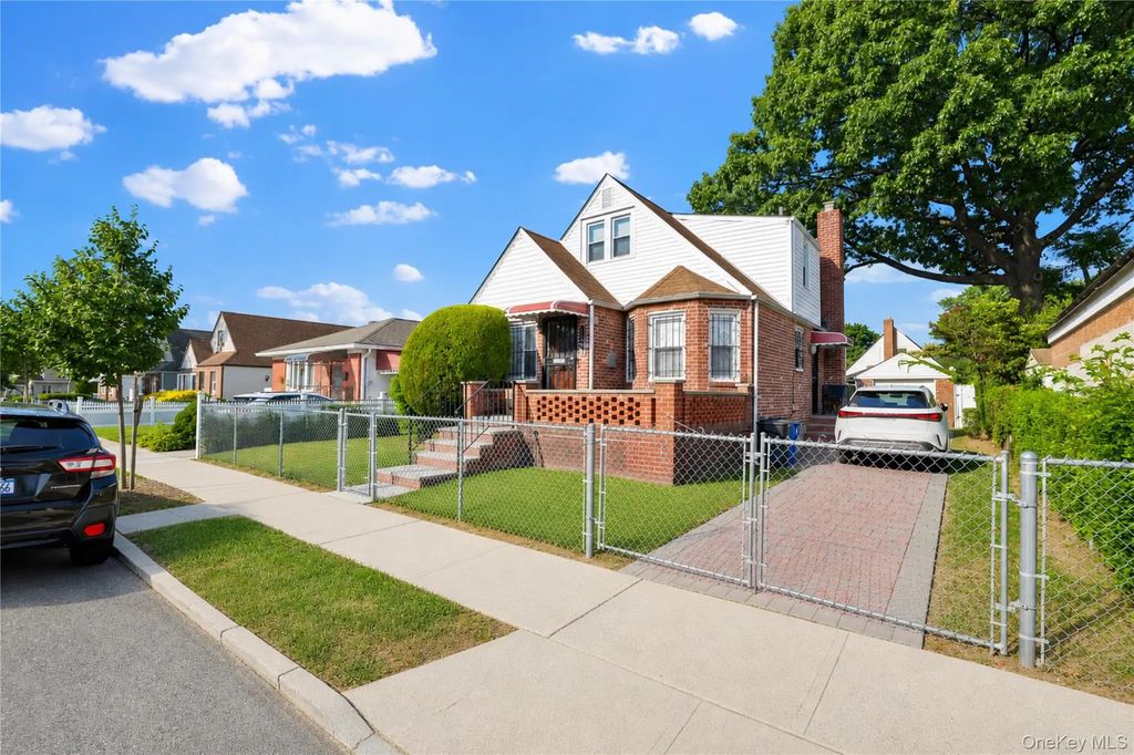 12114 Grayson Street, Springfield Gardens