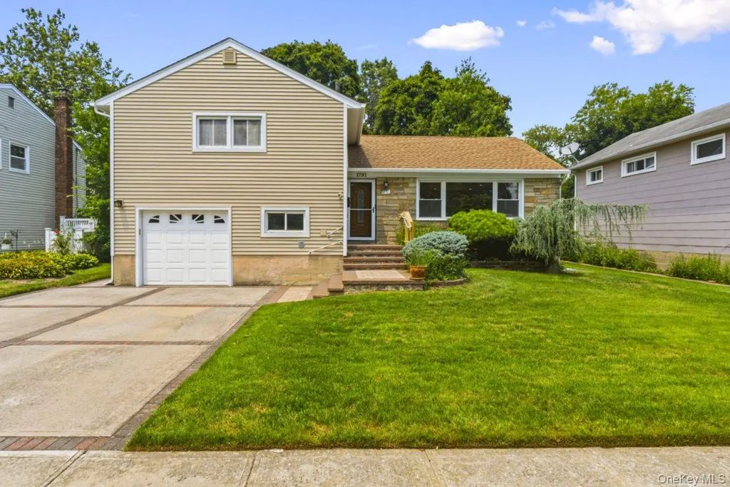 1791 Chaladay Lane, East Meadow