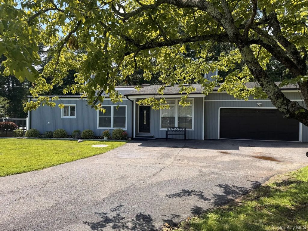 5 Lee Road, Somers